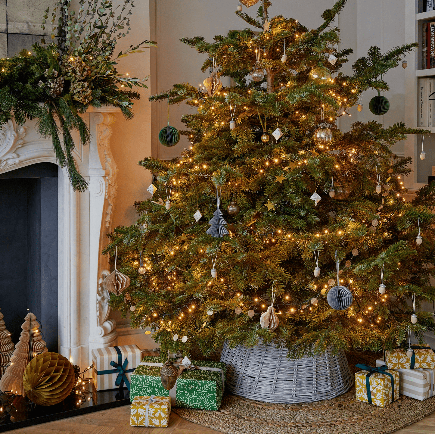 Large White Sustainable Wicker Tree Skirt