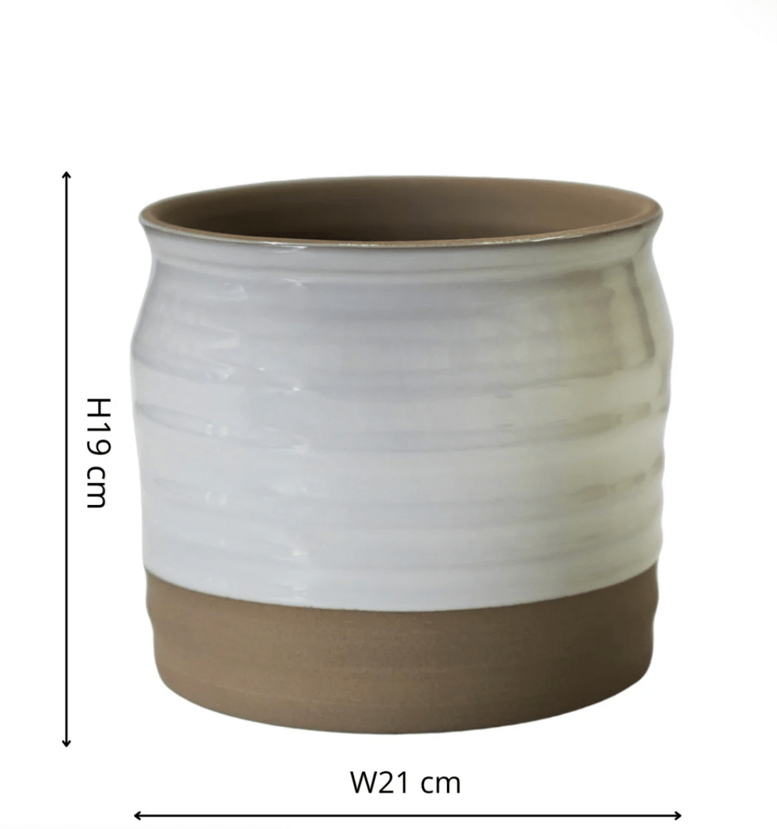 White Puro Lipped Gloss Ripple Planter by Ivyline Measurements