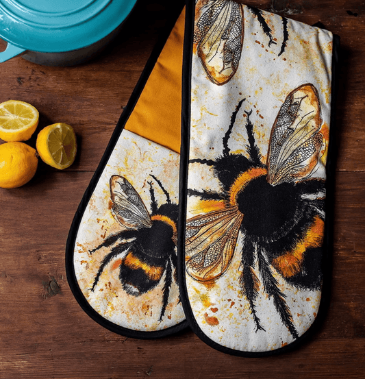 Bee Oven Gloves by Dollyhotdogs