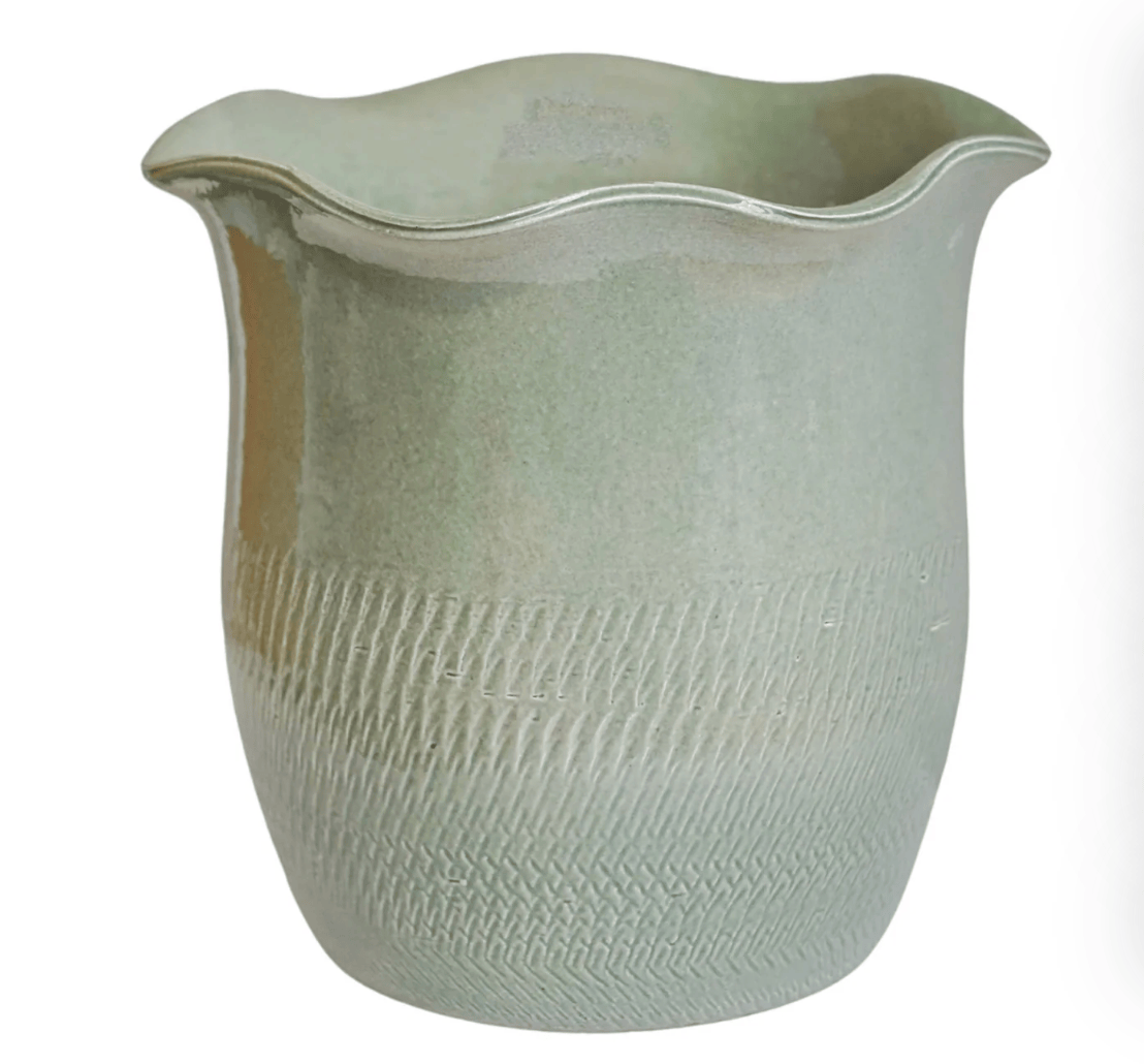 Camellia Scalloped Edge Planter