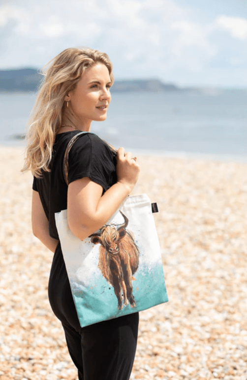 Tote Bag Highland Cow Design by Dollyhotdogs