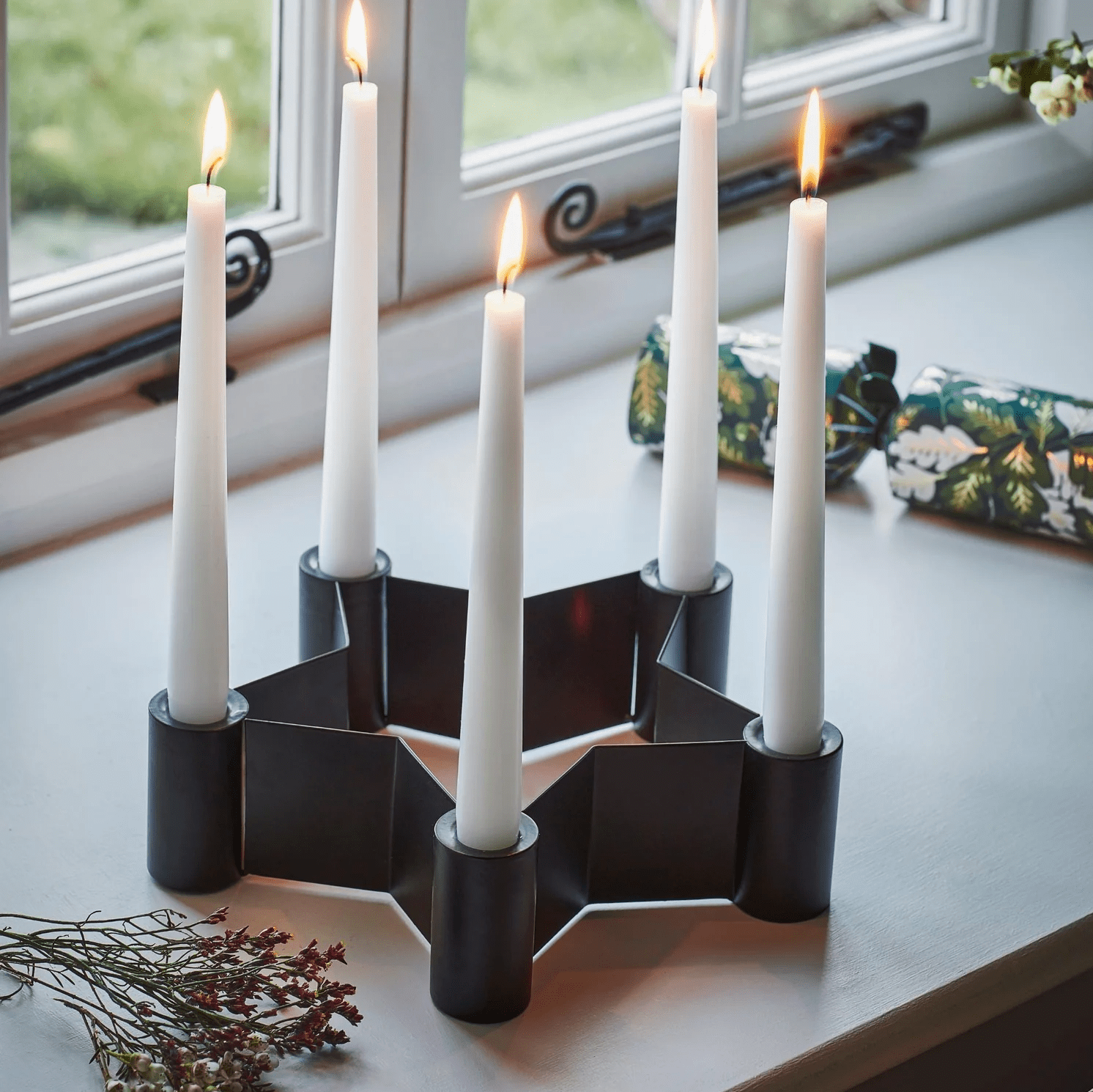 Star Centrepiece Dinner Candle Holder in Black