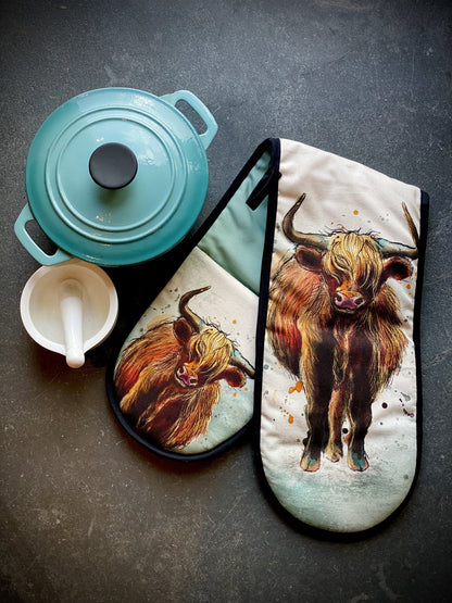 Dollyhotdogs Oven Gloves Highland Cow Design